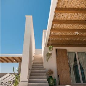 2 bedroom villa with infinity pool, near Alcamo, sleeps 4-5